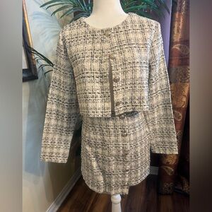 NWOT Classic Tweed Two-Piece Skirt Suit - Cream & Black